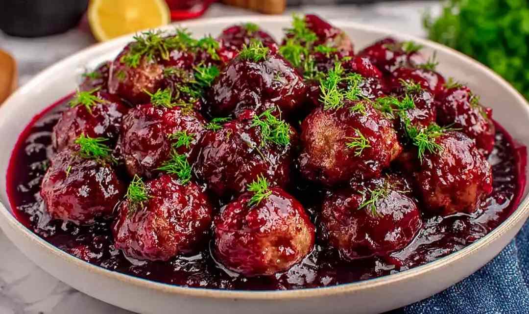 Quick Christmas Cranberry Meatballs