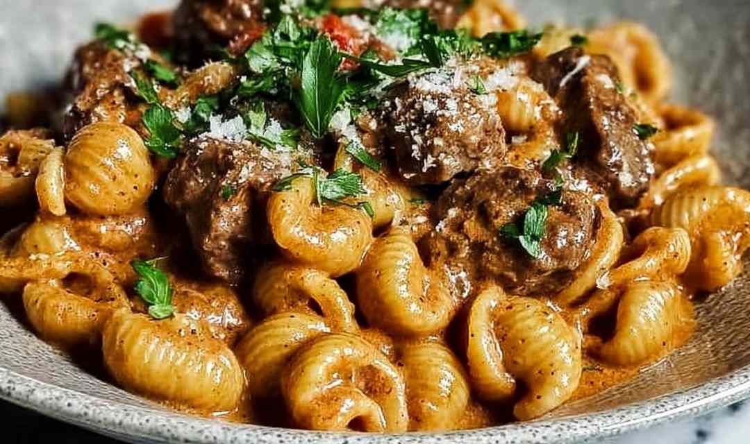 Creamy Paprika Steak Shells