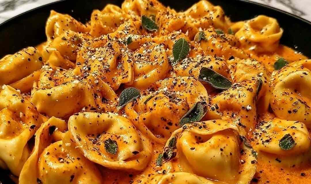 One Pot Spicy Garlic Butter Chicken Tortellini