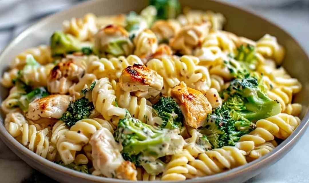 Creamy Rotisserie Chicken Broccoli Pasta