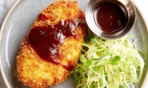 Crispy chicken katsu recipe served with homemade Tonkatsu sauce and steamed white rice
