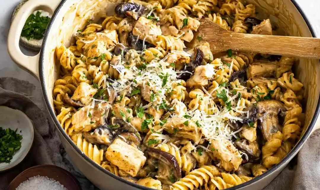 Creamy Chicken Mushroom Pasta (One-Pot)