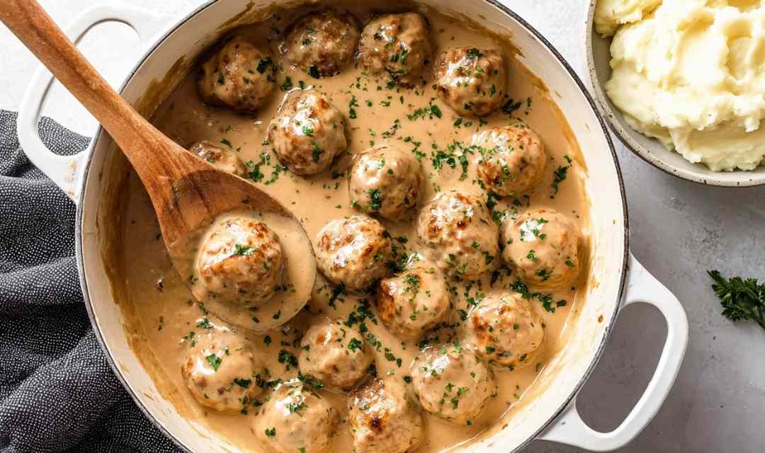 Chicken Swedish Meatballs in Creamy Gravy